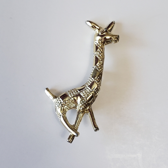 Jewelry - Vintage Gold Tone Giraffe Brooch Pin Jewelry